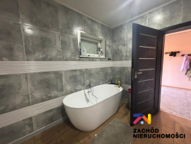 Dom z zabudowaniami Bytomiec